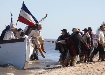 “Honrar a la Patria es encontrar las cosas que nos unen y caminar hacia adelante”