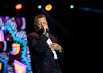 Palito Ortega emocionó a sus fanáticos con un inolvidable concierto en la Plaza de Toros del Real de San Carlos