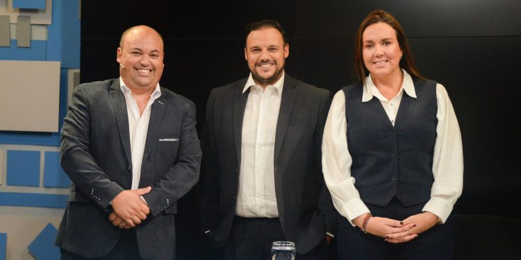 Nicolás Viera y María de Lima frente a frente en un debate de cara a las elecciones departamentales