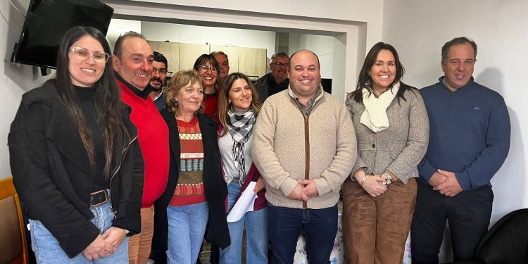 Viera y De Lima escucharon planteos de mejoras en Liceo de Nueva Palmira