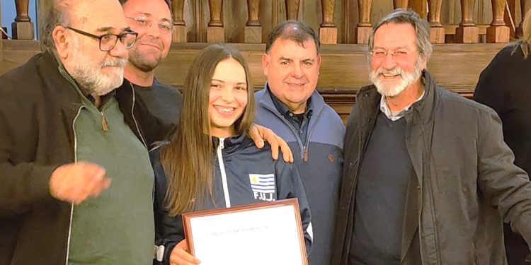 Junta Departamental reconoció a la joven judoca lacacina María Eugenia Brun