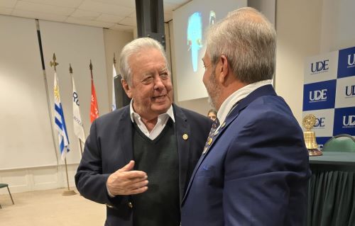 Rotary Colonia distinguió al Intendente Carlos Moreira como Socio Honorario