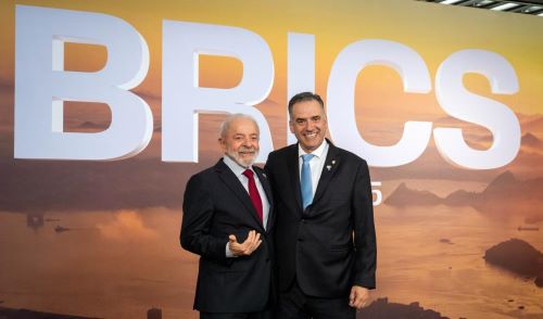 Presidente Yamandú Orsi cerró su participación en la Cumbre de los BRICS