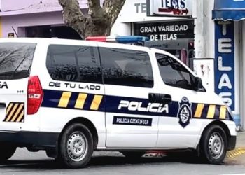 Joven motociclista de 23 años fallece en trágico accidente de tránsito en pleno centro de Colonia