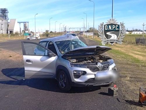 Choque entre un auto y un camión con una persona fallecida en Nueva Palmira