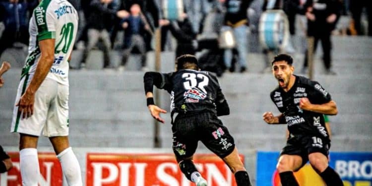 Plaza Colonia no levanta y cayó 2-0 con Cerro en el Estadio Suppici