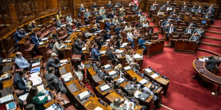 Parlamento aprobó por unanimidad el programa de empleo “Uruguay Impulsa”