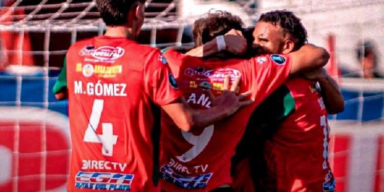 Boston River vapuleó a Plaza Colonia y lo goleó 6-1 en el Olímpicos de Florida