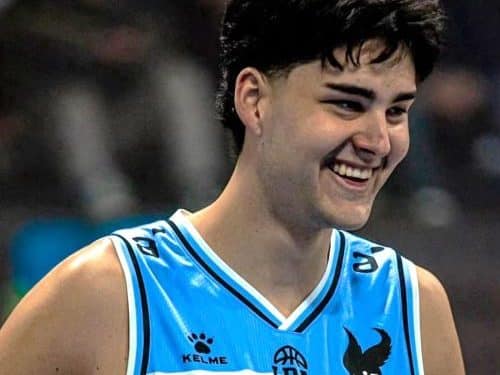 Con Mariano Jounes en el plantel, Atenas le ganó a Larre Borges y volvió a la LUB