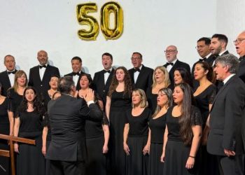 Coro Municipal de Colonia inició los festejos por sus 50 años de trayectoria
