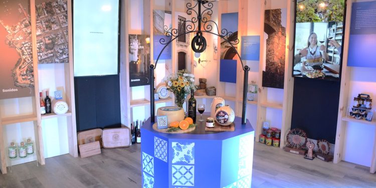 Intendencia de Colonia celebra en la Expo Prado 2025 al Barrio Histórico como Patrimonio Mundial de la UNESCO