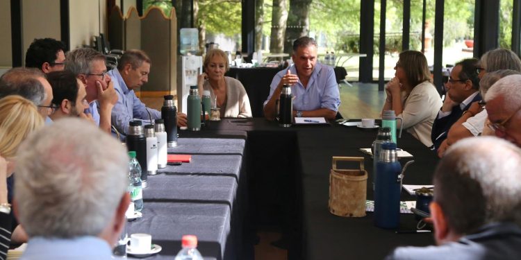 Uruguay adhiere a declaración regional sobre Venezuela y reafirma principios de no intervención