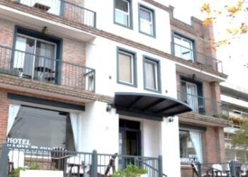 Clausuran residencia para adultos mayores en Colonia tras denuncias por irregularidades y maltrato