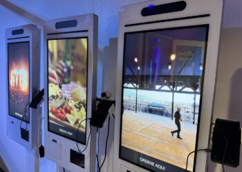 Tótems digitales facilitarán el acceso a información turística y compra de experiencias en Colonia