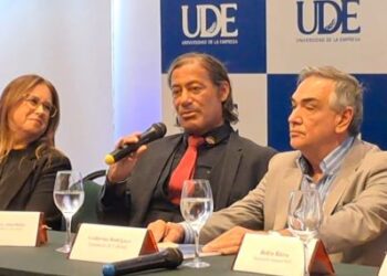 UDE Colonia presentó a sus nuevas autoridades y renovó convenio de becas con la Intendencia