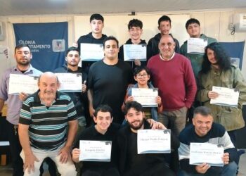 Entregaron los certificados del Curso de Reparación de Celulares realizado en el Centro Barrial El General