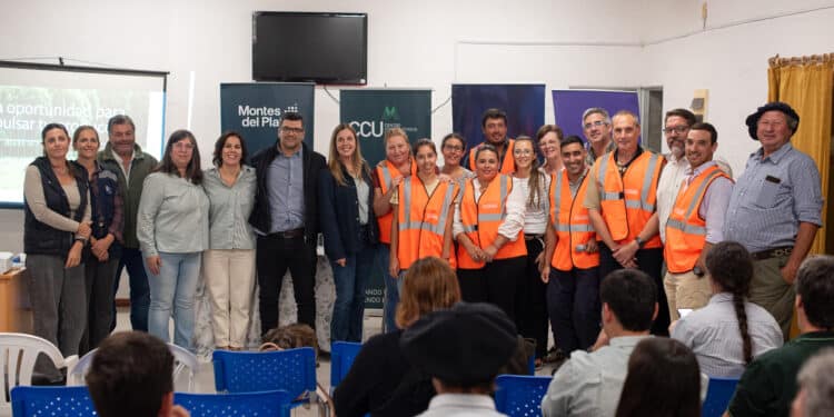 Montes del Plata impulsa iniciativa para fortalecer a pequeños productores rurales en Algorta