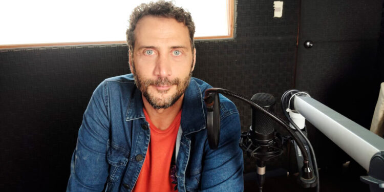 Luciano Cáceres desembarca en Colonia con la multipremiada obra “Muerde”