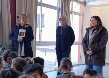 “Los otoños de Greta” comenzó su gira de presentaciones en La Paz (CP)