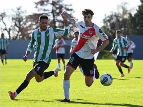 El General le ganó 2-0 a Fraternidad, lo alcanzó en la punta y dio un gran paso para seguir en la Copa Nacional