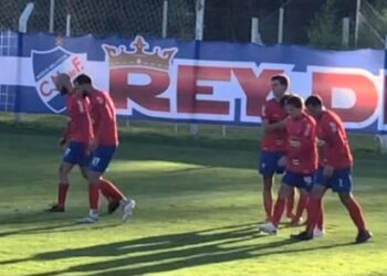 Juventud derrotó 3-1 a Nacional y clasificó a los octavos de final en la Divisional A