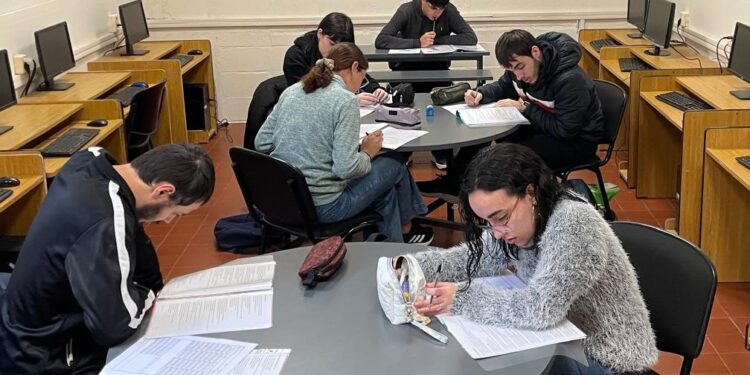 Más de 40 alumnos participaron del curso “Mi Primera Licencia” en las localidades de Rosario y Nueva Palmira