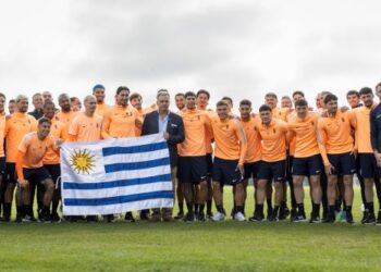 Presidente Orsi recorrió el Complejo Celeste, inauguró dos canchas y entregó el Pabellón Nacional a la selección