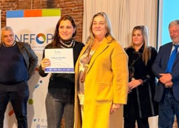 Entregaron certificados del programa “Uruguay Impulsa” a participantes del departamento de Colonia