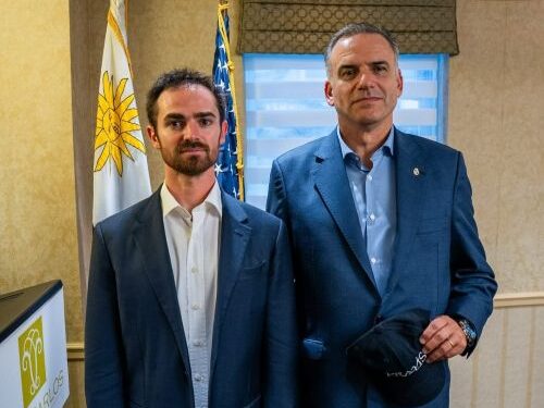 El presidente Yamandú Orsi se reunió con el líder de la comunidad Praxis y crece la expectativa sobre su llegada a Colonia