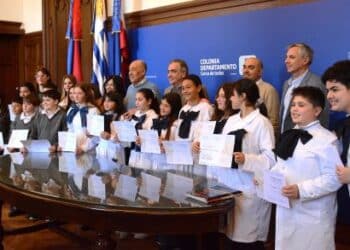 Alumnos de Colonia premiados por sus collages sobre el Frontón de Pelota Vasca