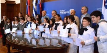 Alumnos de Colonia premiados por sus collages sobre el Frontón de Pelota Vasca