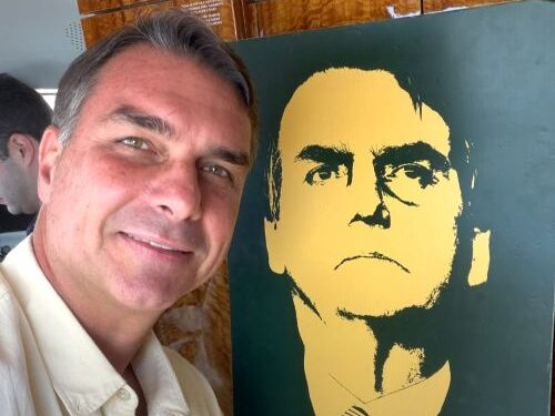 Flávio Bolsonaro dio la sorpresa y se impuso sobre el presidente Lula en la primera vuelta de las elecciones en Brasil