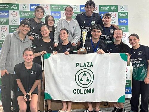 El plantel del Club Plaza de Deportes ganó las dos etapas del Regional 3 de la Federación Uruguaya de Natación