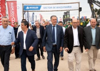 El presidente Yamandú Orsi destacó en Juan Lacaze el aporte de la producción forestal en el desarrollo del país