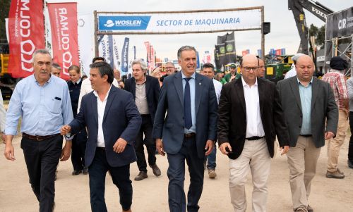 El presidente Yamandú Orsi destacó en Juan Lacaze el aporte de la producción forestal en el desarrollo del país
